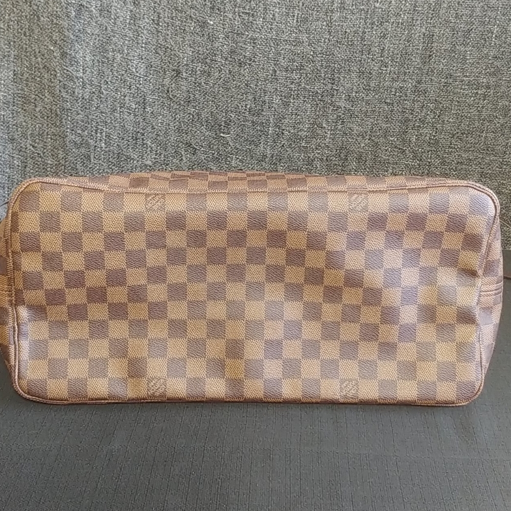 Louis Vuitton Neverfull GM Tote - Picture 3 of 8